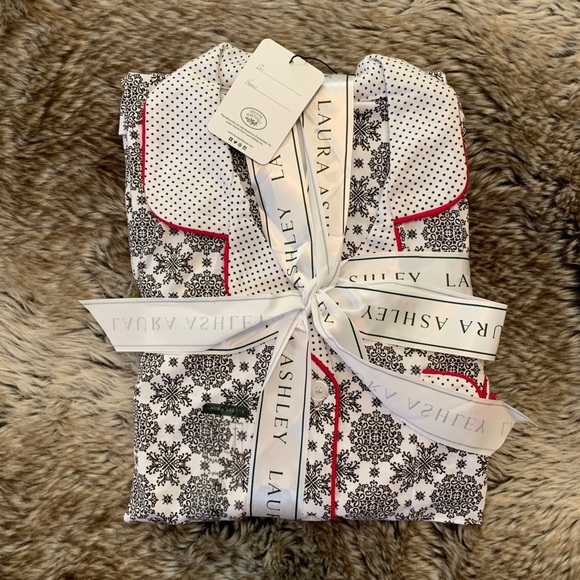 NWT! Laura Ashley Women’s Pajama Set, Size M - Picture 2 of 4